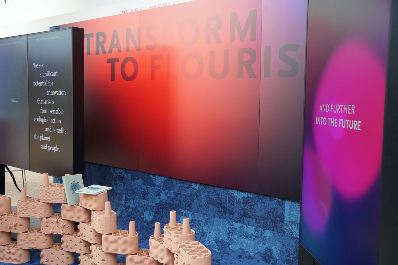 Digitale und analoge Ausstellungsmodul in verschiedenen Farben mit Riffmodulen von rrreefs